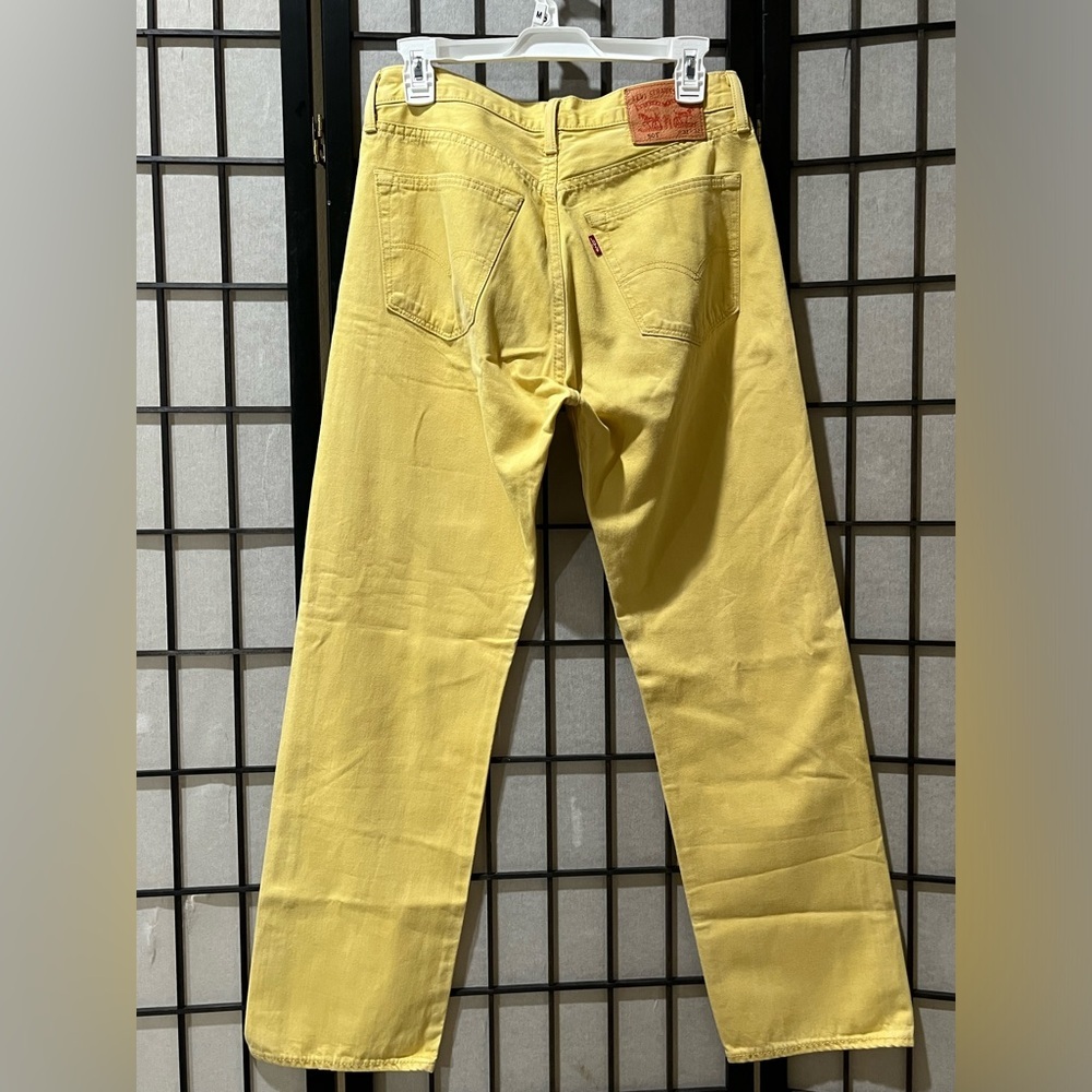 Levi's 501 5 pockets Pale Yellow Denim Jeans with Red Logo Tab MENS Size 32/32 - Picture 3 of 9